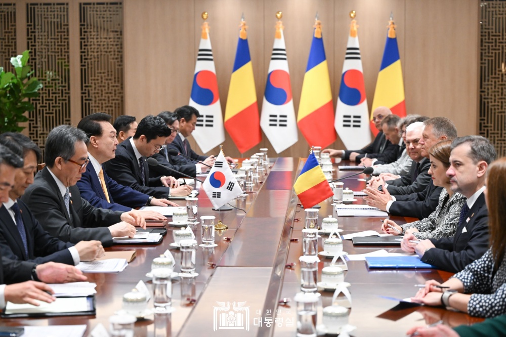 윤석열 대통령, 한-루마니아 정상회담 모두 발언